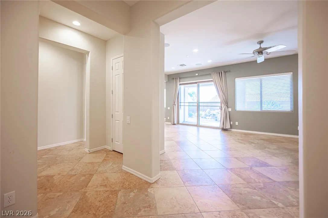 2685 La Boutique Street — photo 4