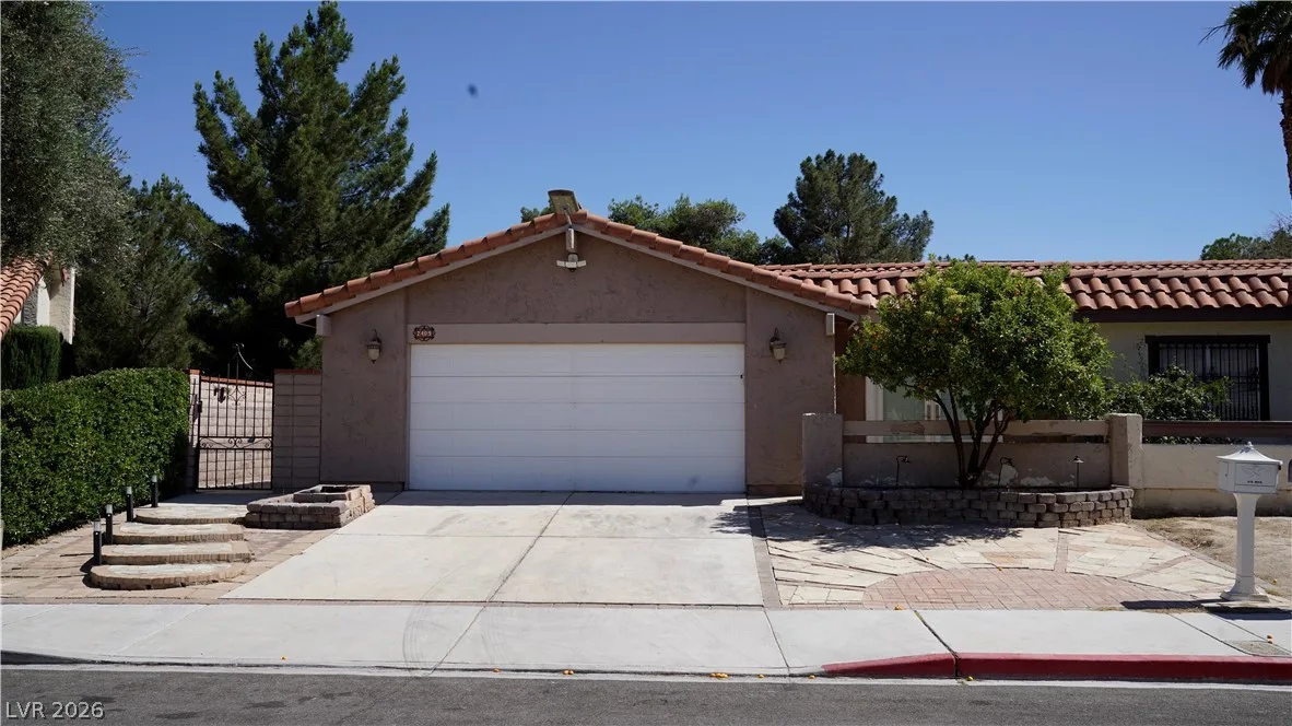 2409 Lourdes Avenue — photo 1