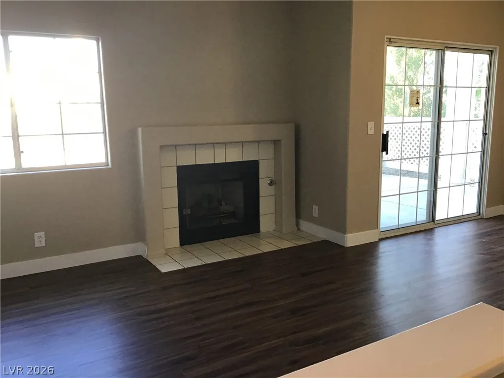 1676 NORMANDY Way 0 — photo 3