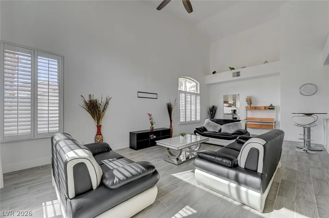 971 Temple View Drive — photo 3