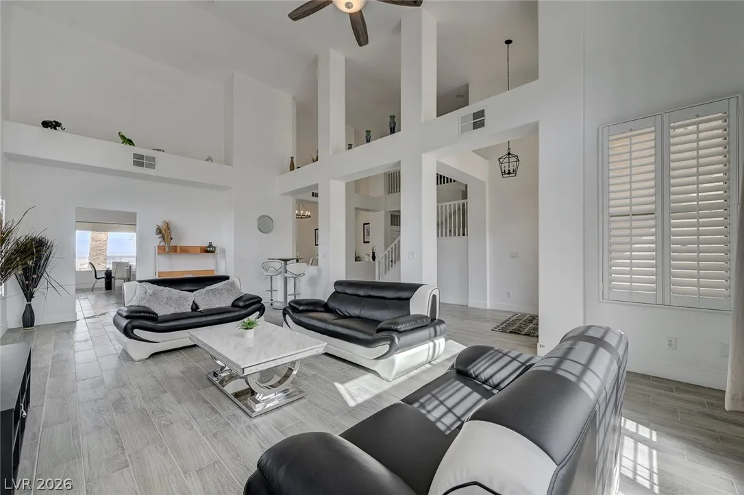 971 Temple View Drive — photo 4