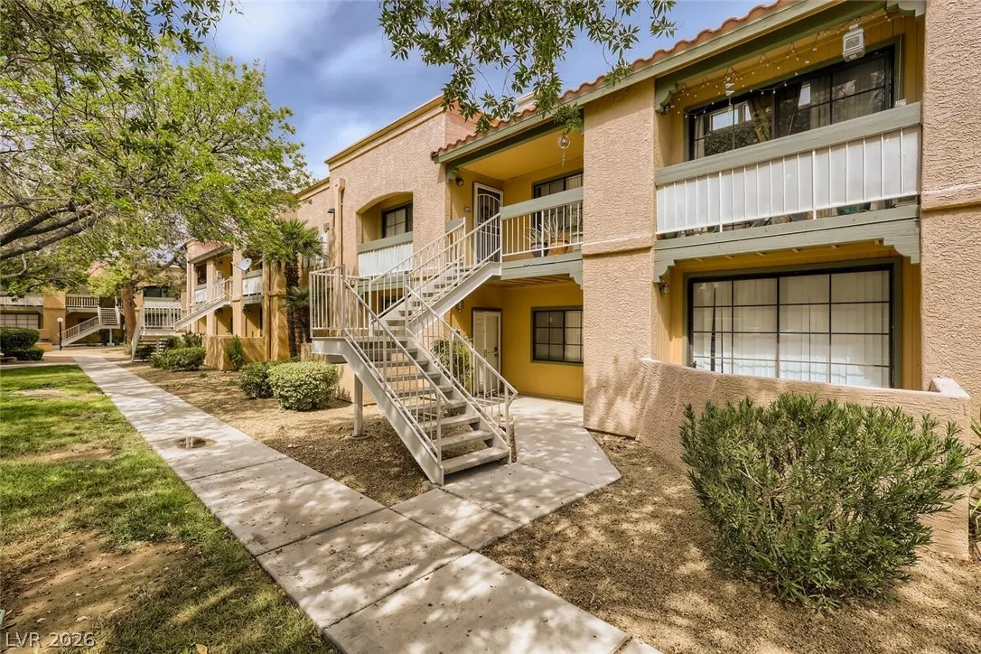 5146 South Jones Boulevard 207 — photo 1