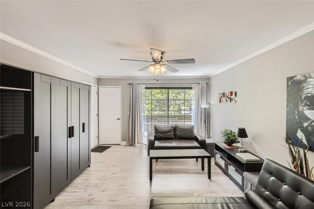 5146 South Jones Boulevard 207 — photo 2