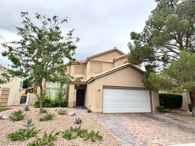 2329 Bloomington Drive — photo 1