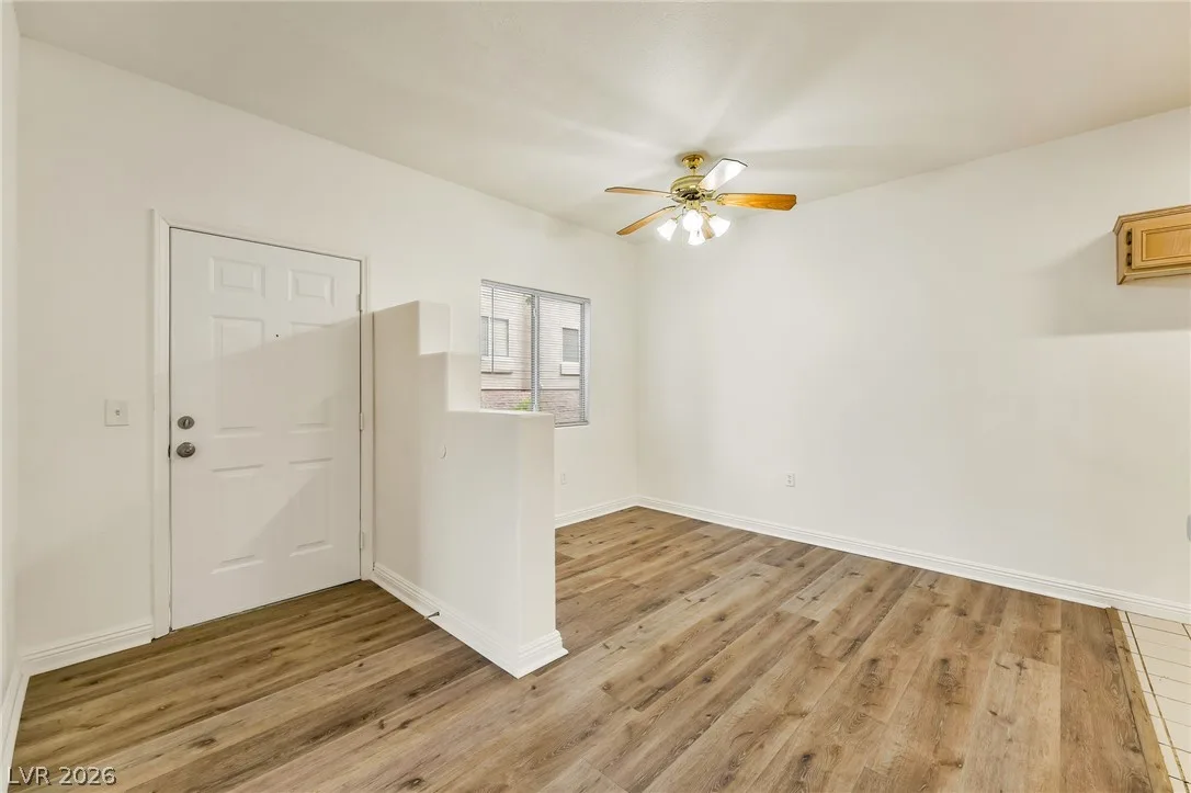 2110 Los Feliz Street 1044 — photo 2