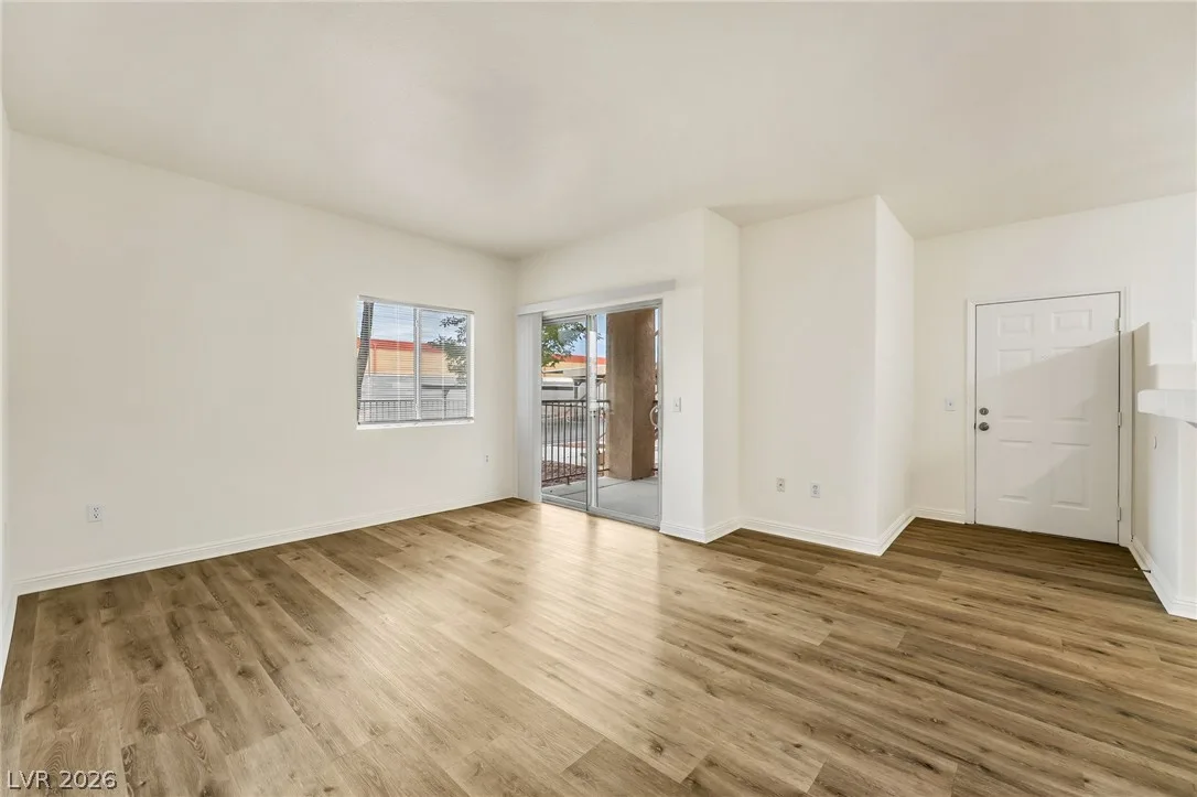 2110 Los Feliz Street 1044 — photo 4