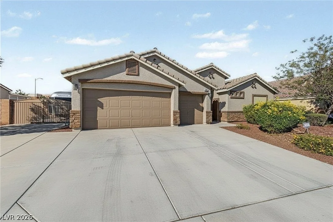 4604 Sea Dream Avenue — photo 3