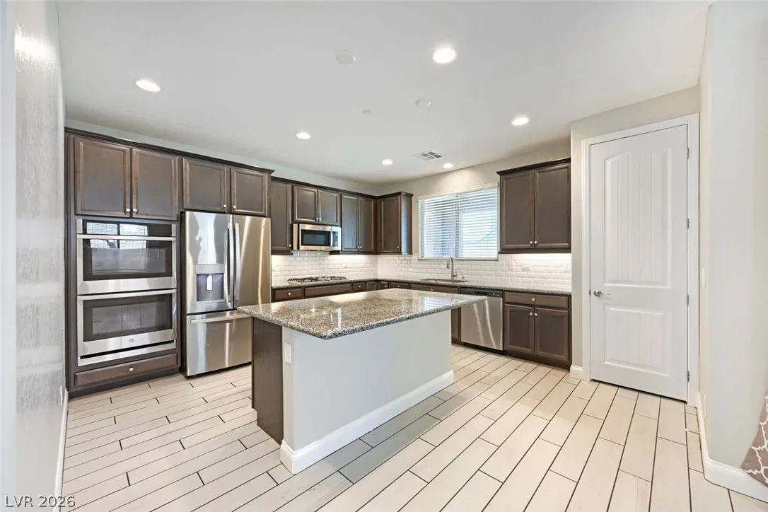 164 Pace Avenue — photo 2