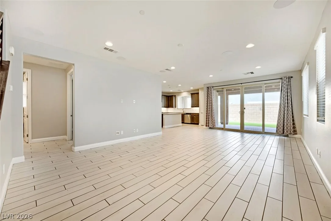 164 Pace Avenue — photo 4