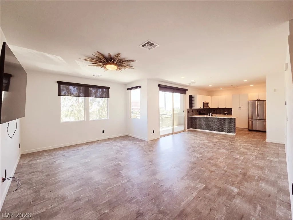 11231 Hidden Peak Avenue 210 — photo 4
