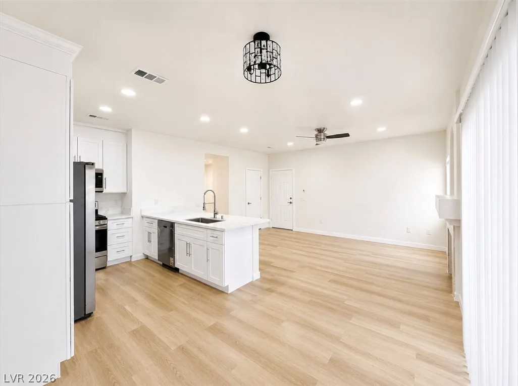 5415 West Harmon Avenue 1017 — photo 3
