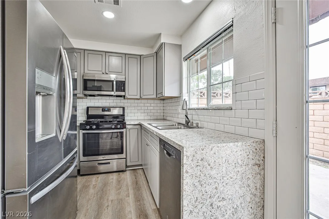6216 Meadowhaven Lane — photo 3