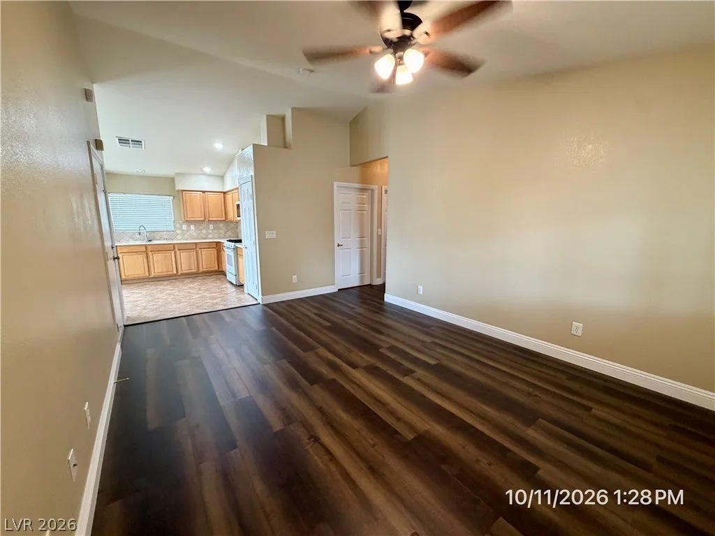5408 Golden Barrel Avenue — photo 4