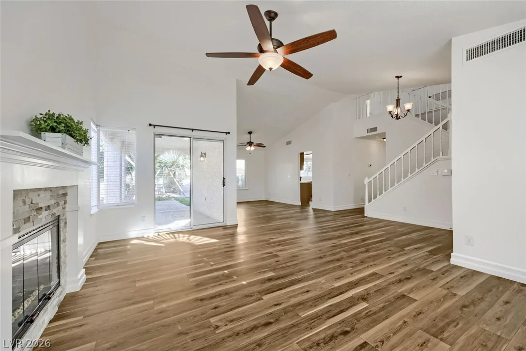 2105 Fountain Springs Drive — photo 3