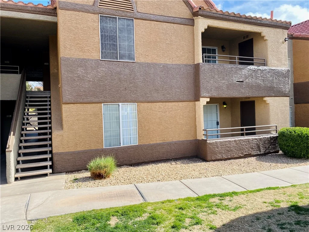 2200 South Fort Apache Road 1106 — photo 4