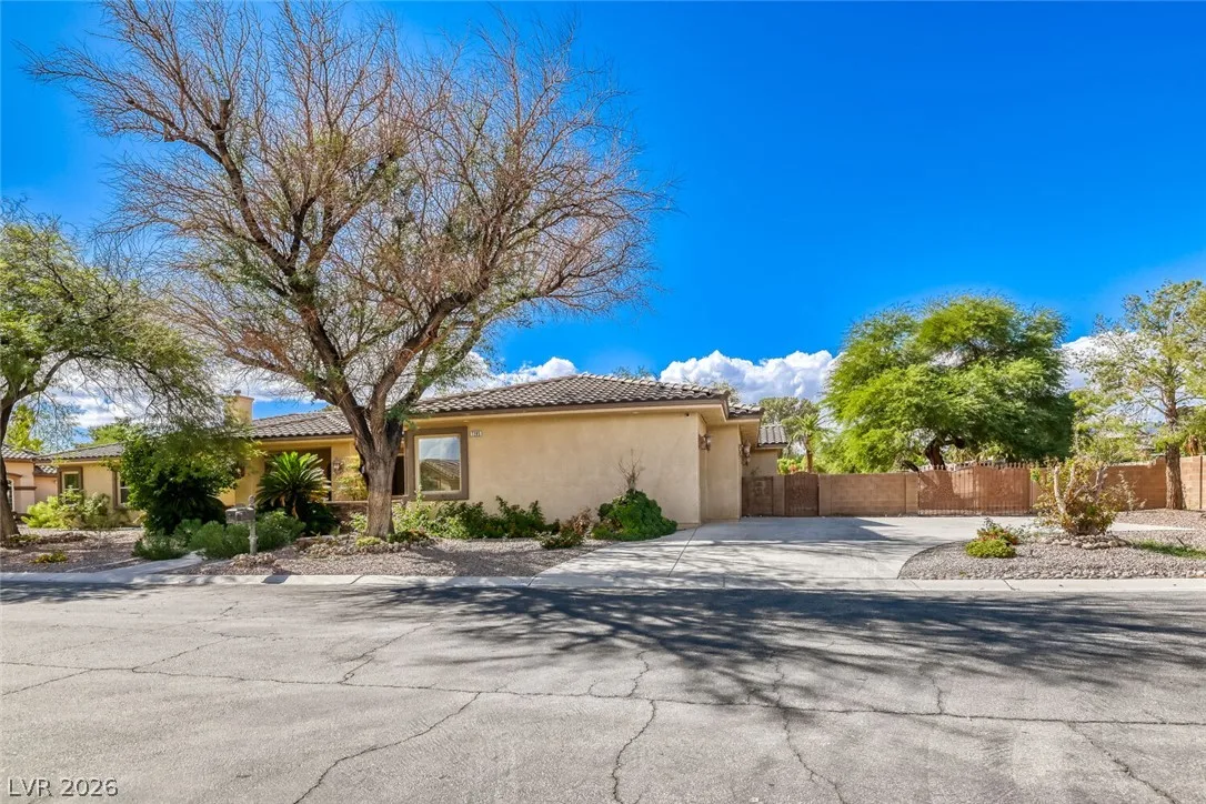 7285 Tara Avenue — photo 3
