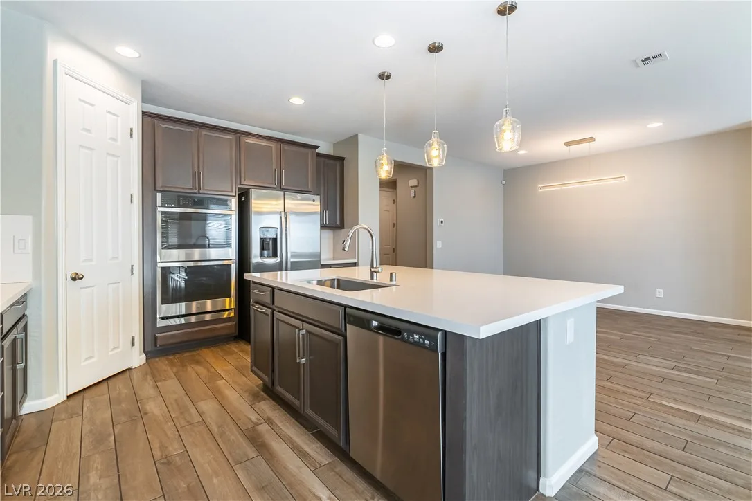 6008 Bugsy Street — photo 3