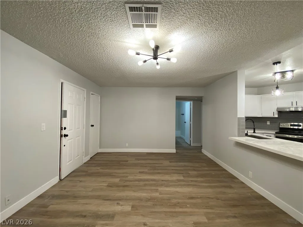 5081 Pioneer Avenue 201 — photo 2