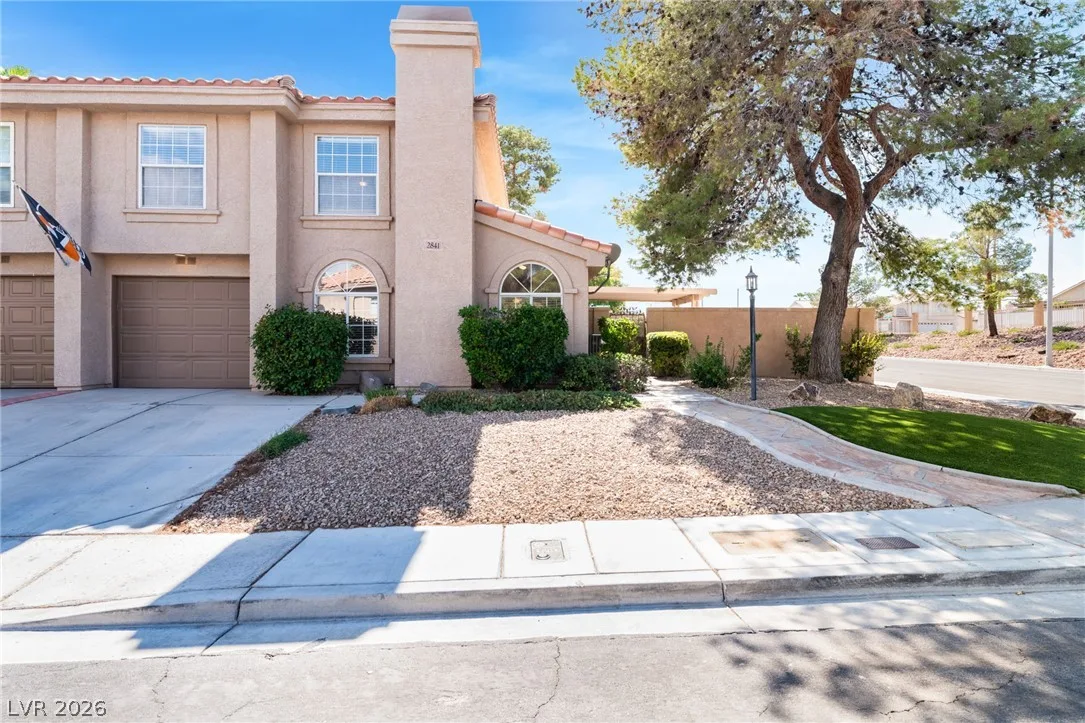 2841 Floral Peak Drive — photo 1