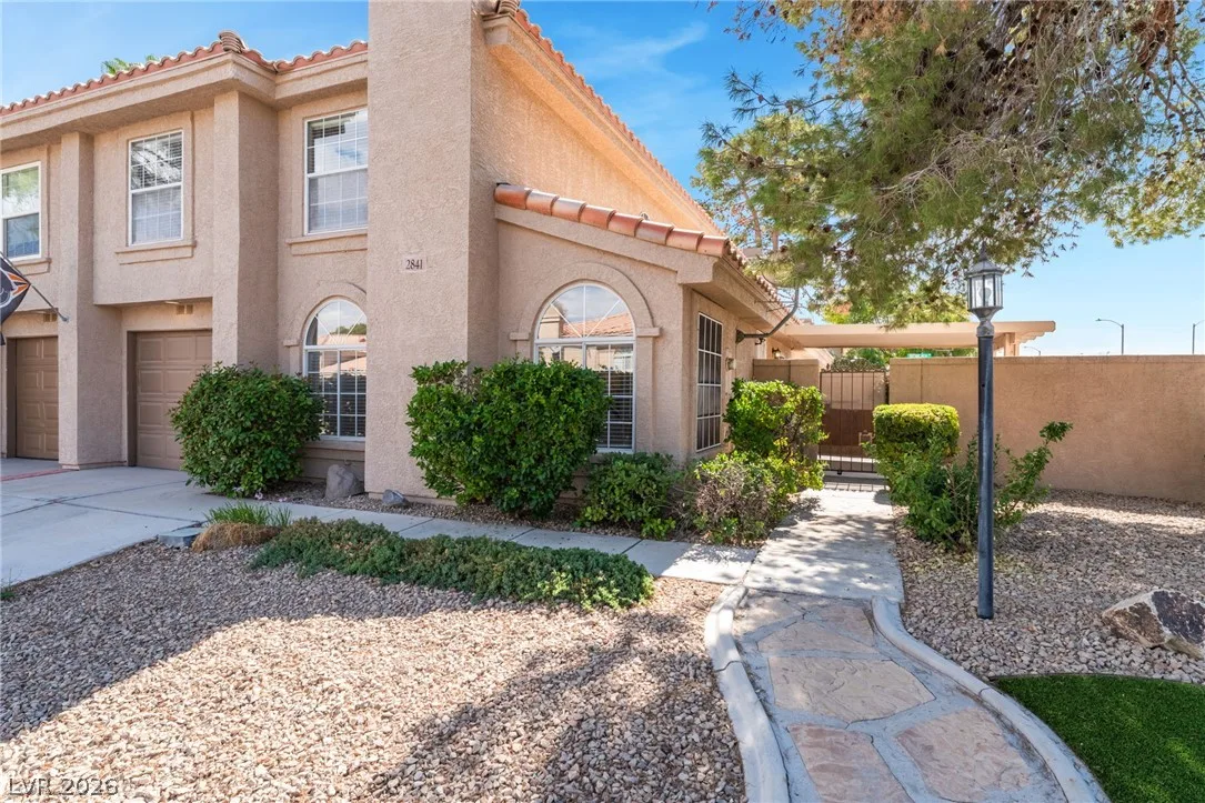 2841 Floral Peak Drive — photo 3