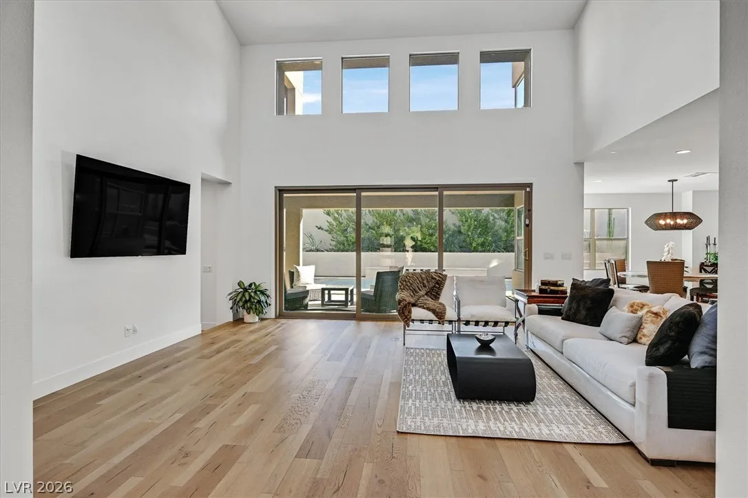 10287 Meridian Hill Avenue — photo 5
