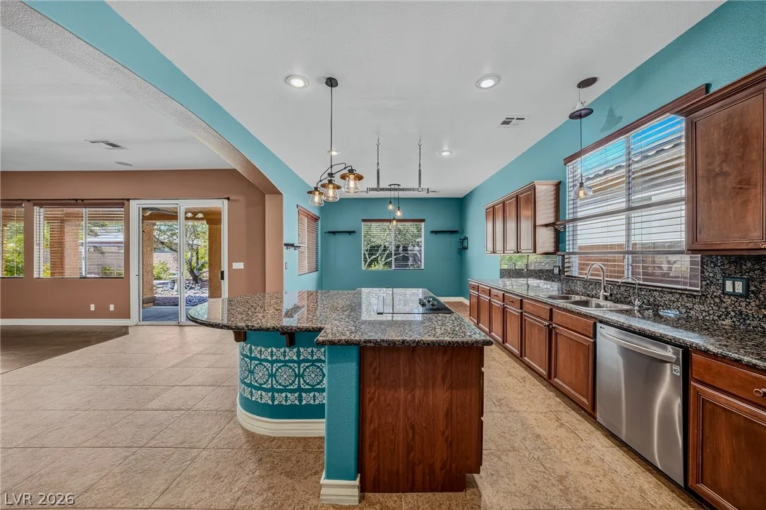 4750 Paradiso Place — photo 3
