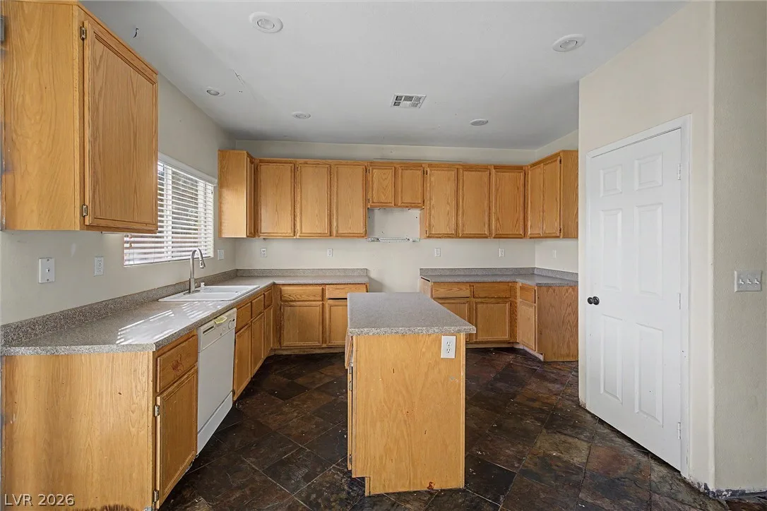 4017 Cherokee Rose Avenue — photo 3