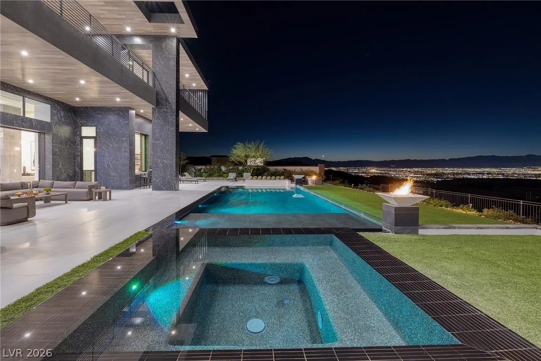 5 Sunset Strip — photo 2