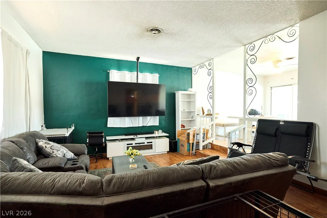 4504 Exposition Avenue — photo 3