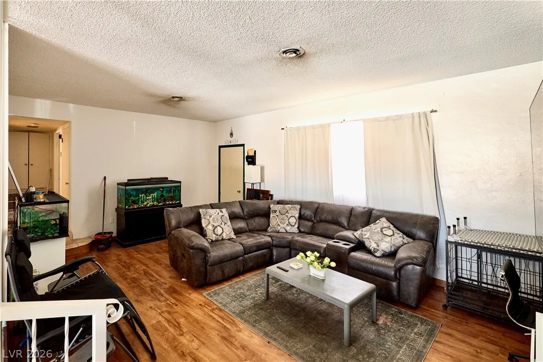 4504 Exposition Avenue — photo 4