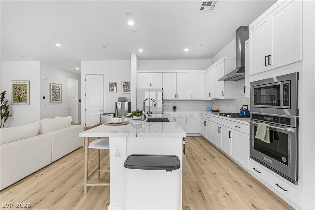 8935 Cassia Winds Street — photo 2