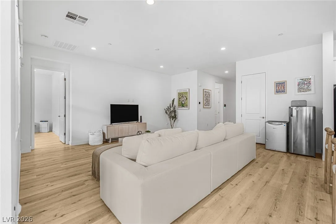 8935 Cassia Winds Street — photo 4