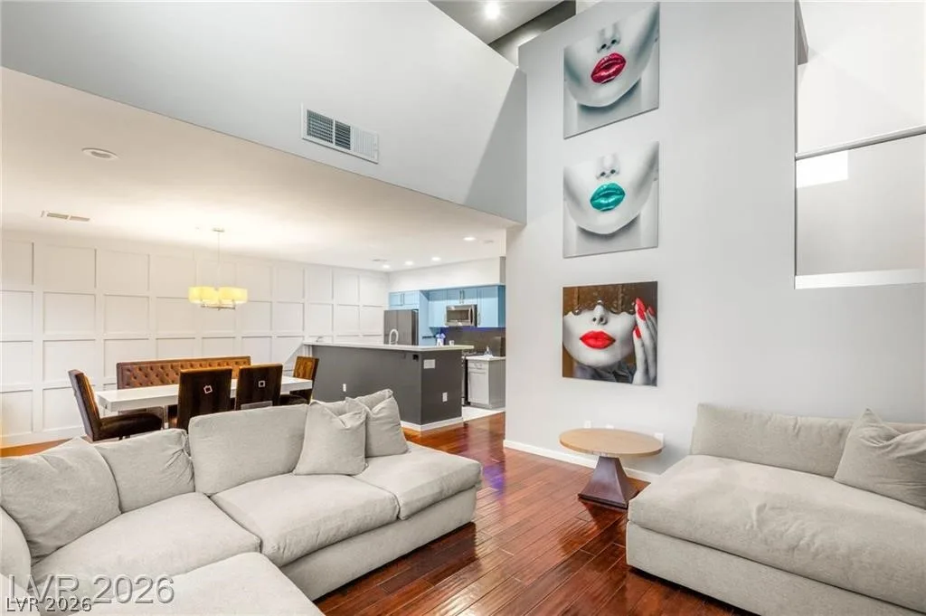 4545 Dean Martin Drive 101 — photo 2