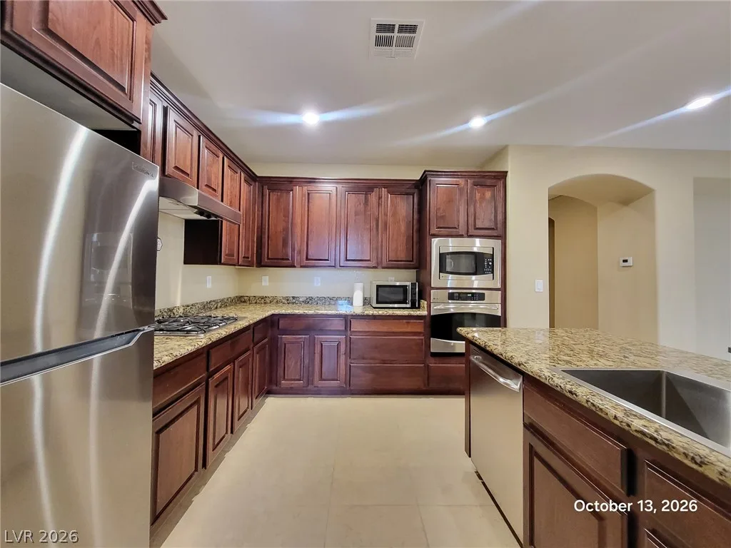 6926 Castle Mountain Avenue — photo 4