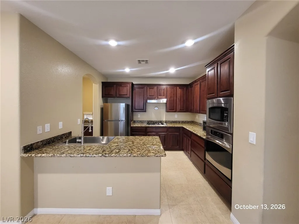 6926 Castle Mountain Avenue — photo 5