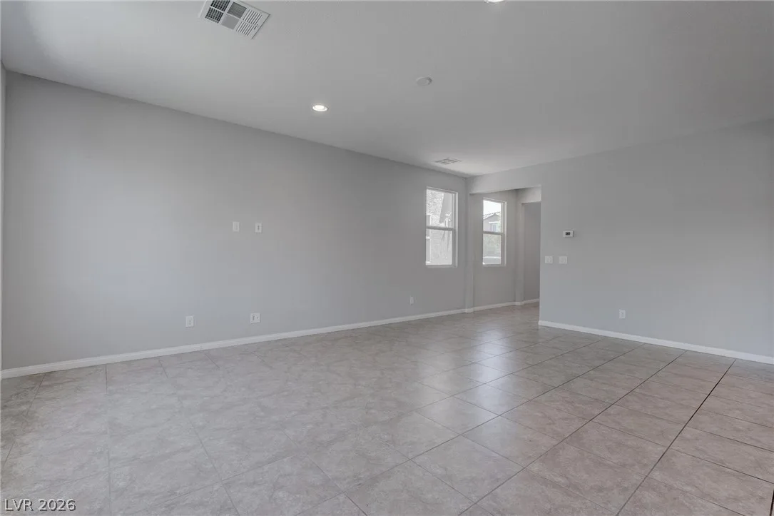114 Manzanita Falls Avenue — photo 4
