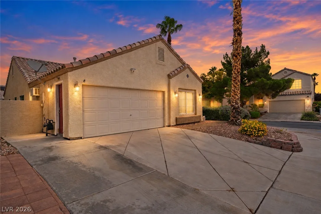 7700 Beach Falls Court — photo 2