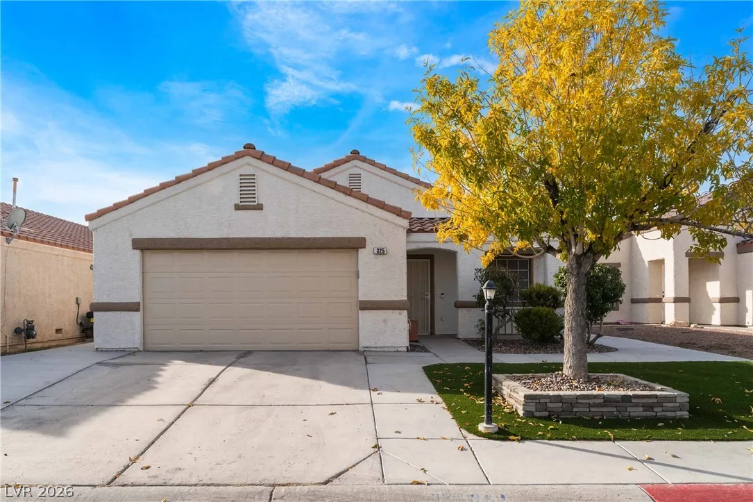 325 Searchlight Drive — photo 2