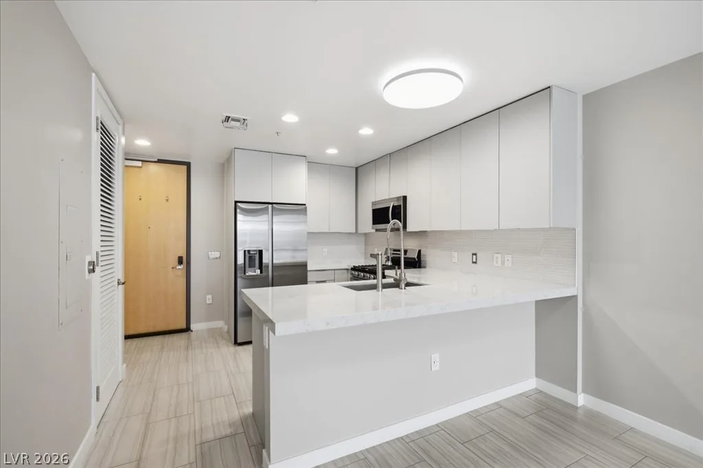 353 East Bonneville Avenue 902 — photo 3