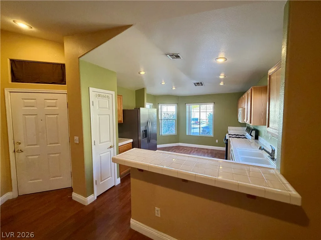1594 Raining Hills Street — photo 4