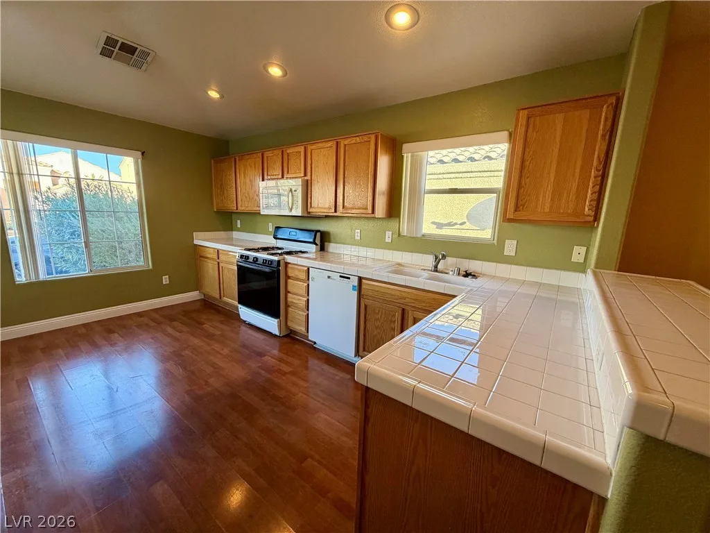 1594 Raining Hills Street — photo 5