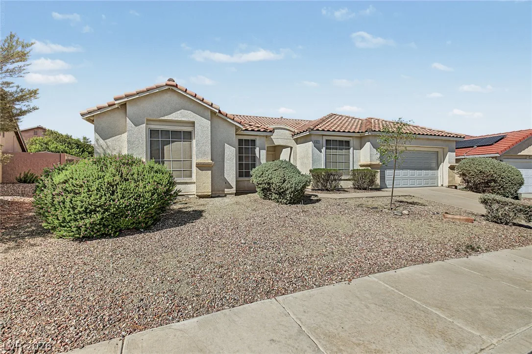 321 John Henry Drive — photo 3