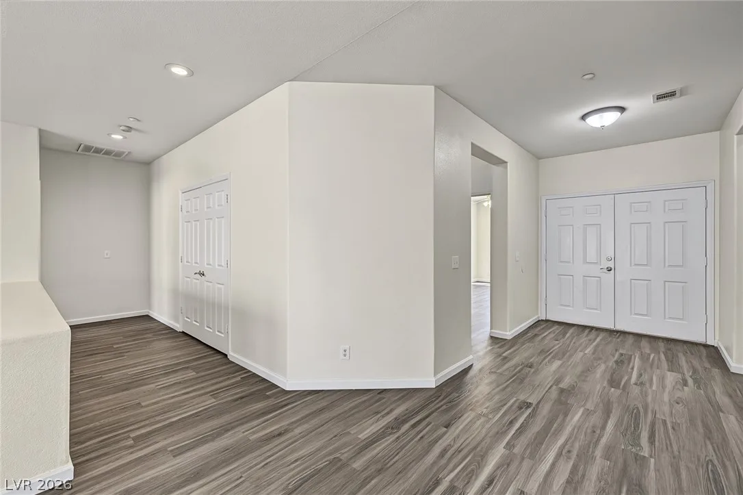 321 John Henry Drive — photo 5