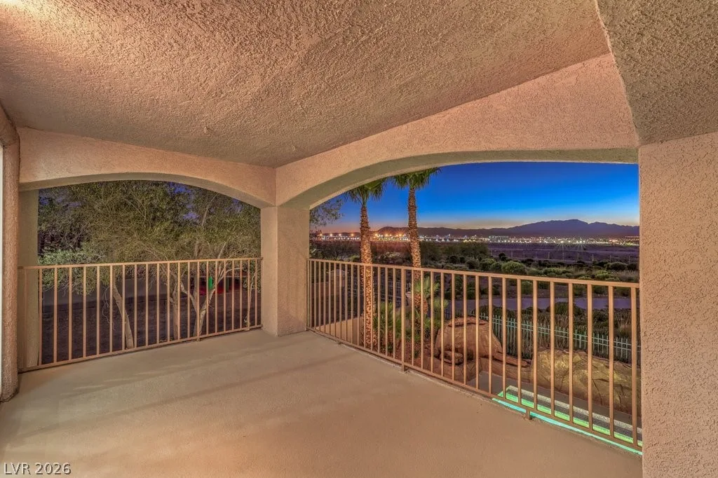 1231 Diamond Valley Street — photo 4