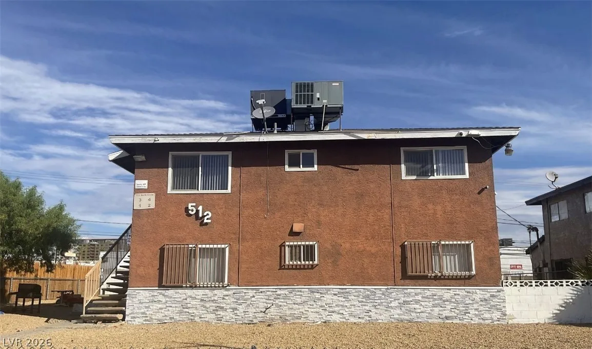 512 North Circle 4 — photo 1