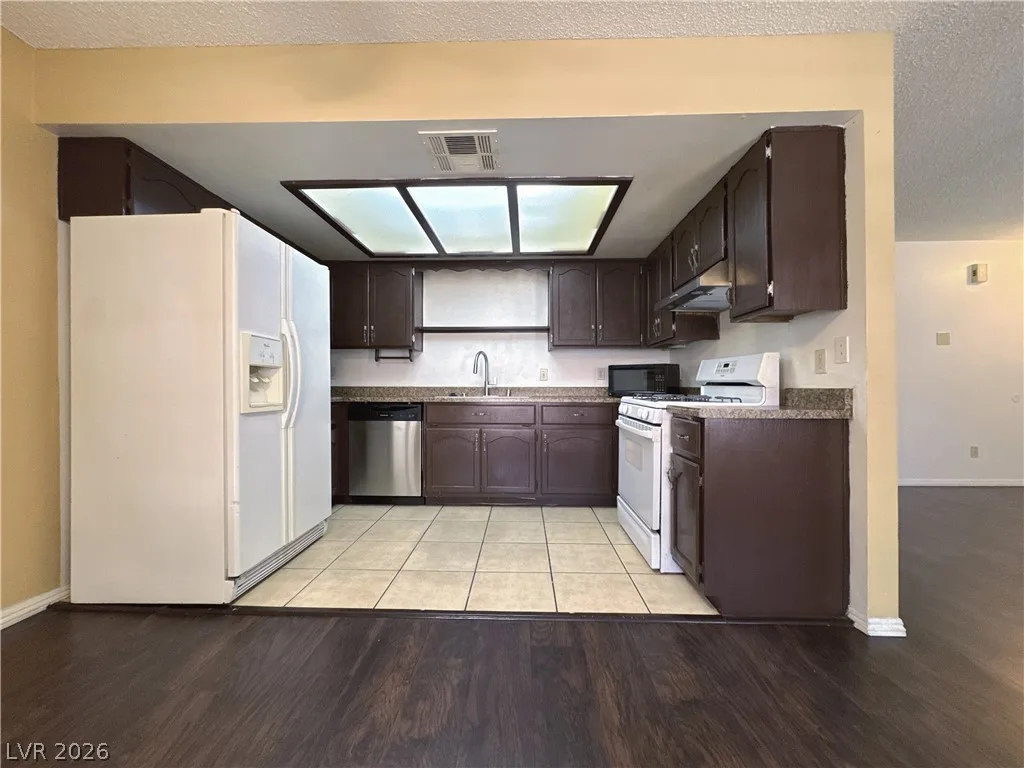 6659 West Tropicana Avenue 202 — photo 4