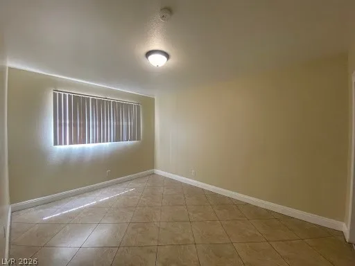 512 North Circle 3 — photo 4