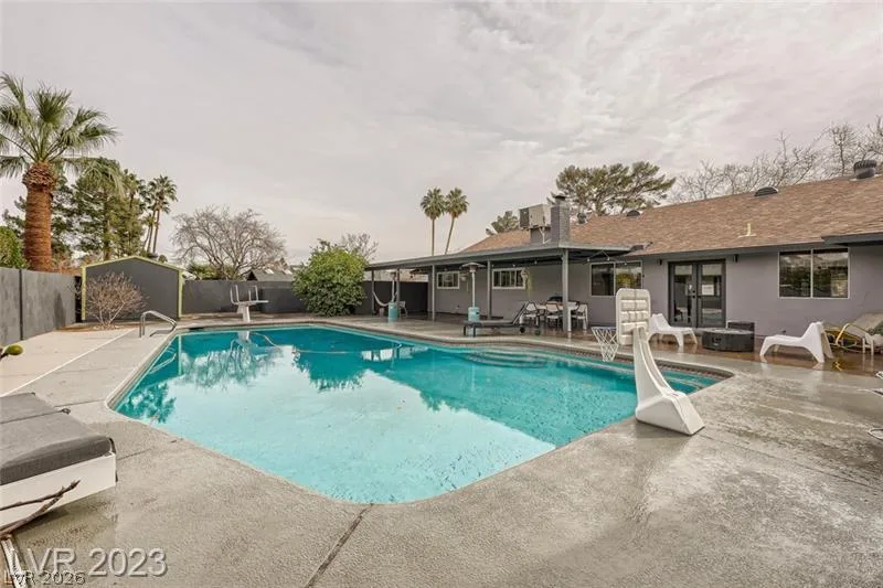3716 Greencrest Drive — photo 2