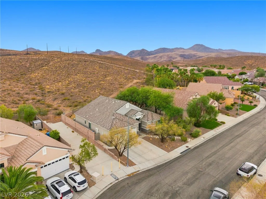 2058 Poetry Avenue — photo 5