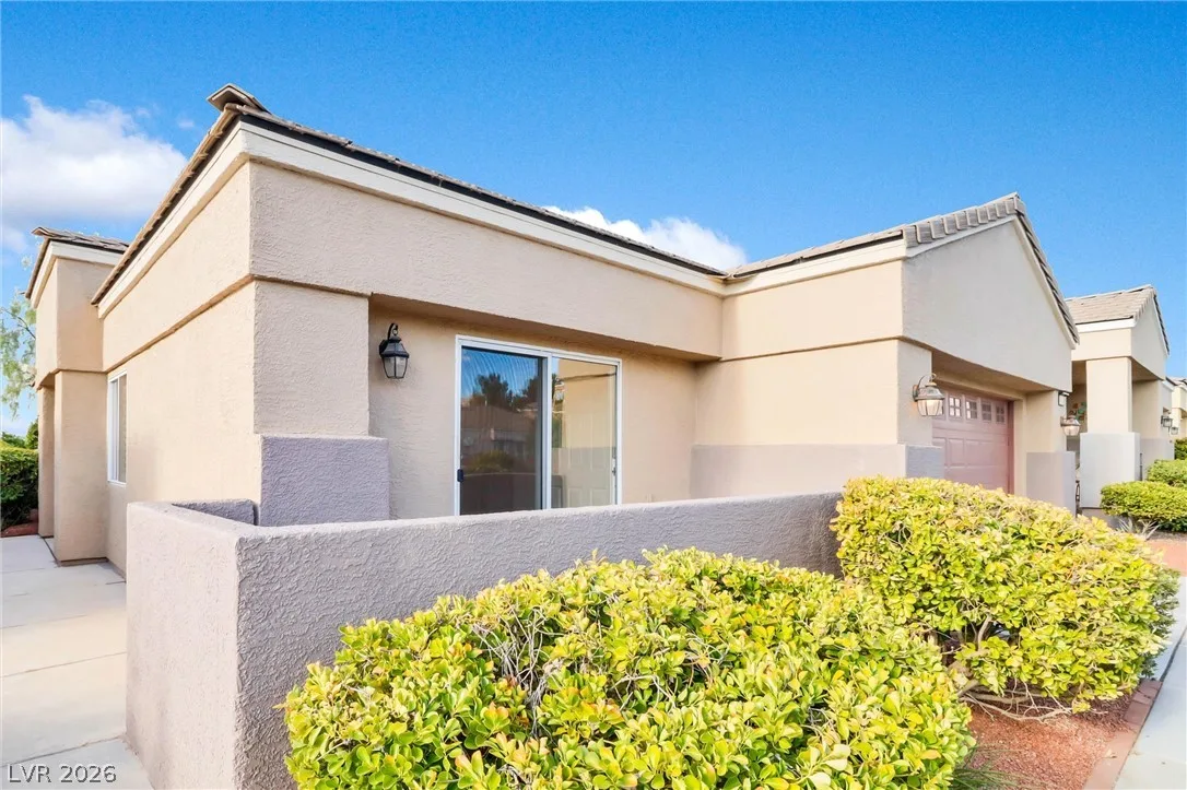 10529 India Hawthorn Avenue — photo 4